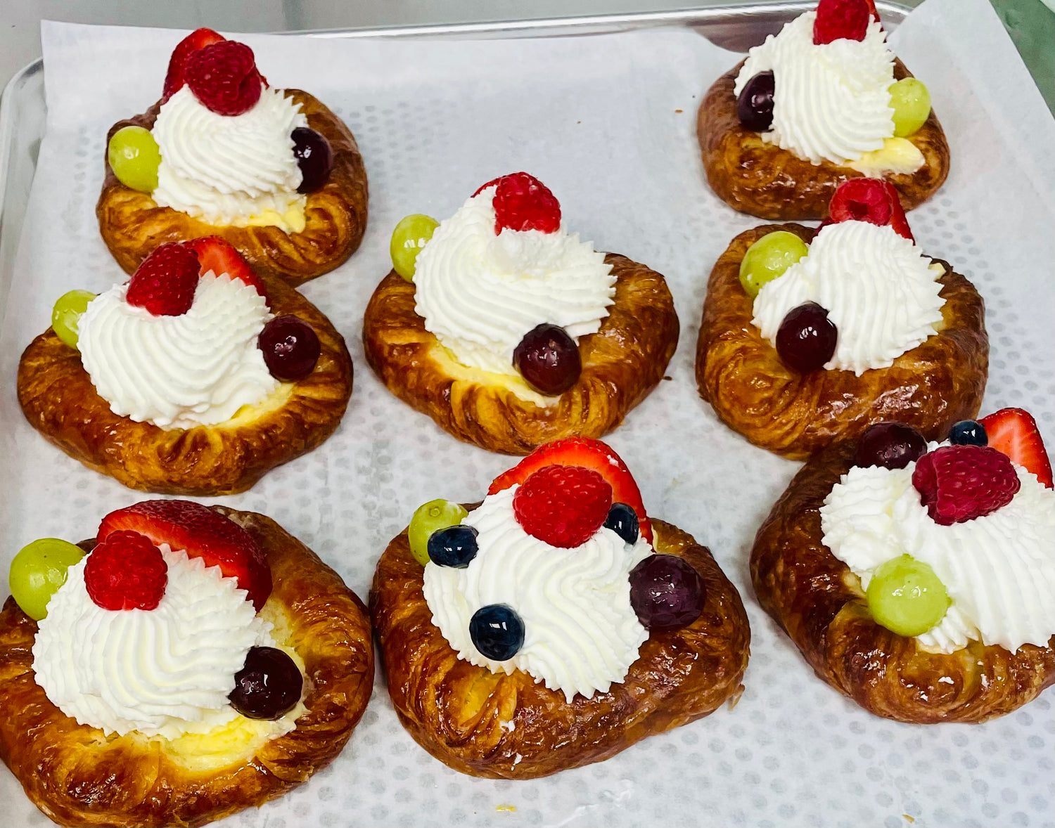 Puff pastry fruit tart